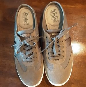 Keds slip on sneakers 10
